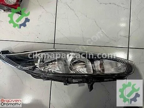 Ford Fiesta Sağ Ön Far çıkma parça