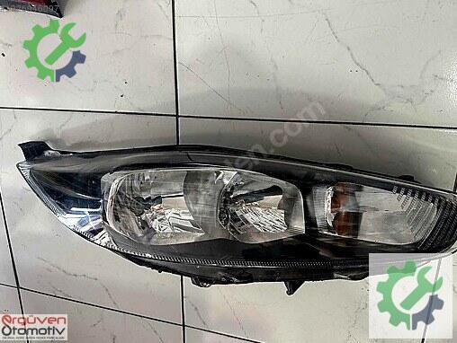 Ford Fiesta Sağ Ön Far 77RHCRRL çıkma parça