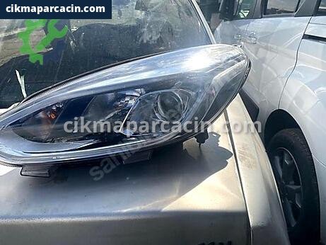Ford Fiesta Sol Ön Far çıkma parça