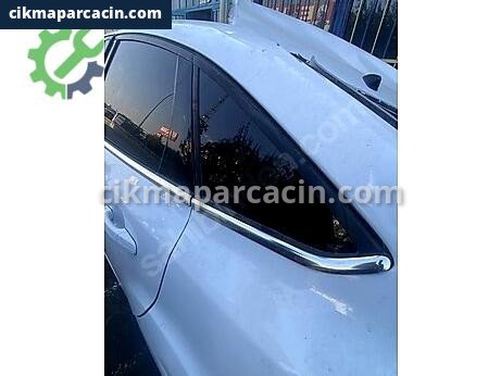 Ford Focus Sol Arka Kelebek Camı çıkma parça