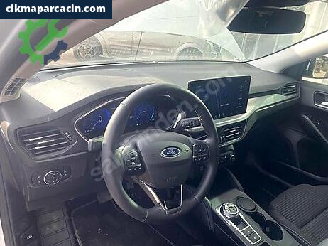 Ford Focus Torpido çıkma parça