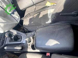 FORD FOCUS 3 3.5 ORTA KONSOL TİTANYUM KOL DAYAMALI