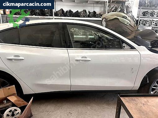Ford Focus Sağ Kapı çıkma parça