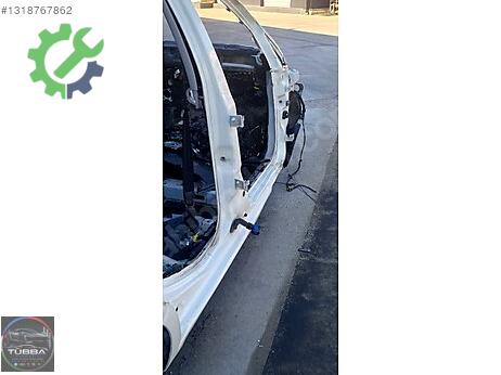 Fiat Punto Evo Kapı Menteşesi çıkma parça