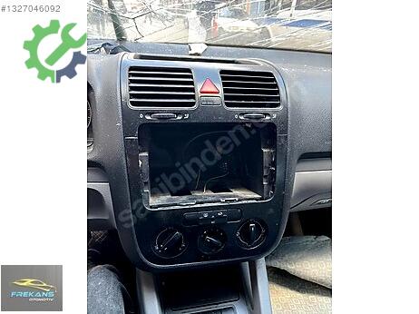 Volkswagen Golf Göğüs çıkma parça