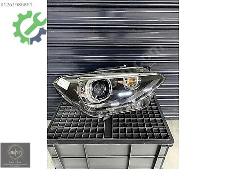 BMW 1 Serisi Sağ Ön Far çıkma parça