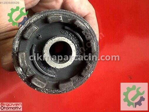Hyundai Accent Ön Travers 62466-25003 çıkma parça