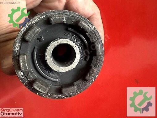 Hyundai Accent Ön Travers 62466-25003 çıkma parça