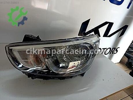 Hyundai Accent Blue Sağ Ön Far çıkma parça