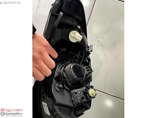 Hyundai Accent Era Sağ Ön Far çıkma parça