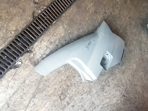 Hyundai Accent Era Sol Arka Çamurluk çıkma parça