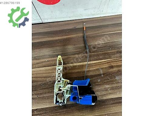 Hyundai Bayon Sağ Ön Kapı Kilidi 81310-Q0000 çıkma parça