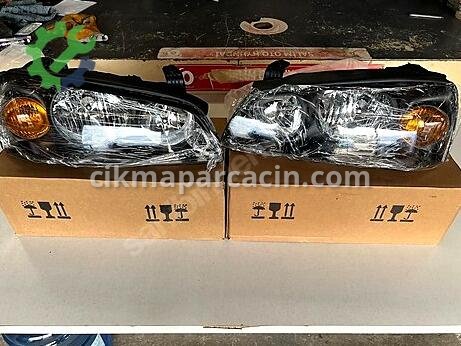Hyundai Elantra Sağ Ön Far çıkma parça