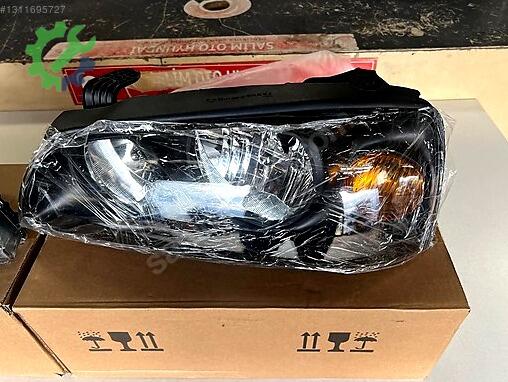 Hyundai Elantra Sağ Ön Far çıkma parça