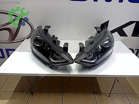 Hyundai Elantra Sağ Ön Far çıkma parça