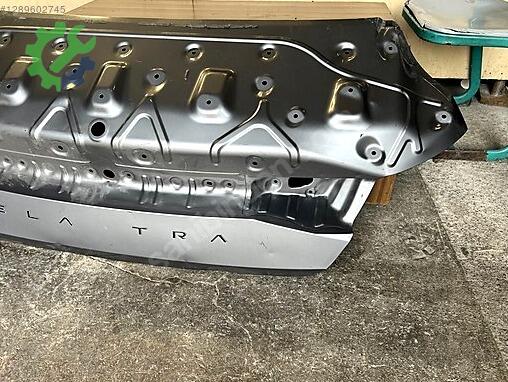 Hyundai Elantra Bagaj Kapağı çıkma parça