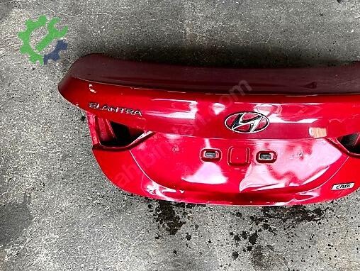 Hyundai Elantra Bagaj Kapağı çıkma parça