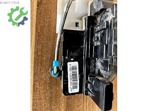 Hyundai i20 Sağ Ön Kapı Kilidi 81320-1J030 çıkma parça
