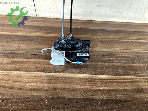 Hyundai i20 Sağ Ön Kapı Kilidi 81320-1J030 çıkma parça