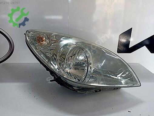 Hyundai i20 Sağ Ön Far çıkma parça