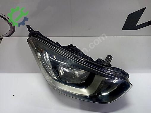 Hyundai i20 Sağ Ön Far çıkma parça