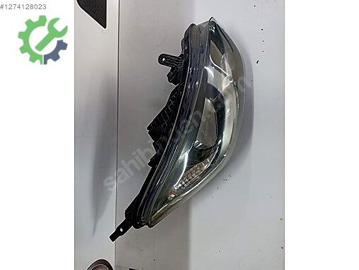 Hyundai i20 Sağ Ön Far çıkma parça