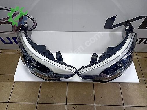 Hyundai i20 Sağ Ön Far çıkma parça
