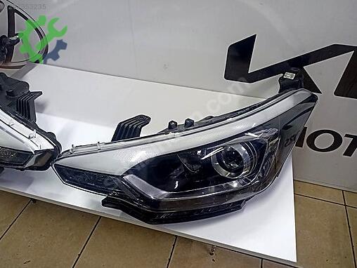 Hyundai i20 Sağ Ön Far çıkma parça