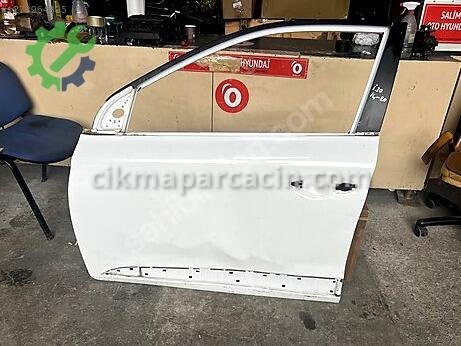 Hyundai i20 Sol Ön Kapı çıkma parça