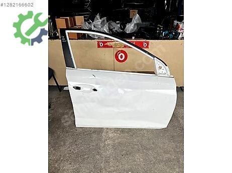 Hyundai i20 Sağ Ön Kapı çıkma parça