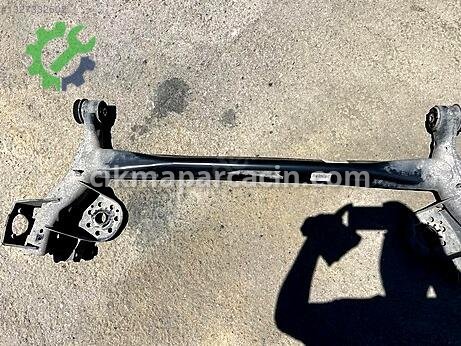 Hyundai i20 Arka Dingil çıkma parça