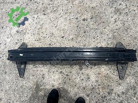 Hyundai i20 Ön Tampon Demiri çıkma parça