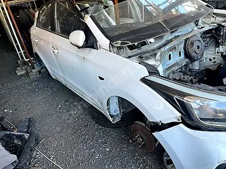 Hyundai i20 Sağ Arka Çamurluk çıkma parça
