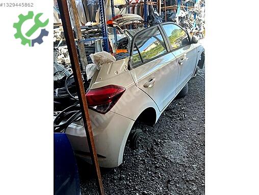 Hyundai i20 Sağ Arka Çamurluk çıkma parça
