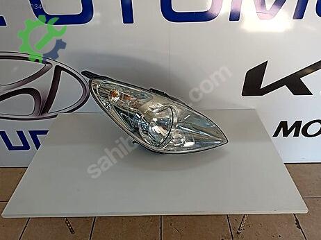 Hyundai i20 Sağ Ön Far çıkma parça