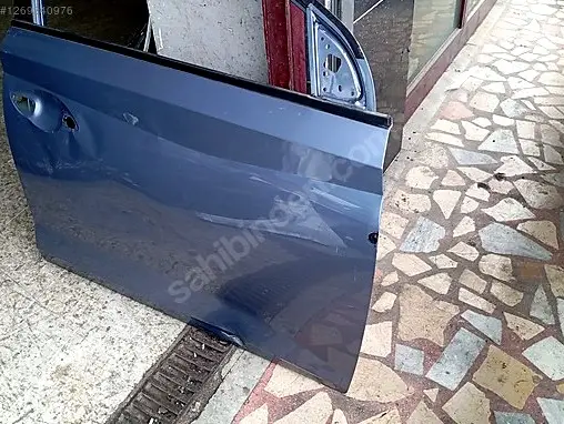 Hyundai i20 Sağ Ön Kapı çıkma parça