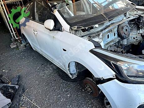 Hyundai i20 Sağ Ön Kapı çıkma parça