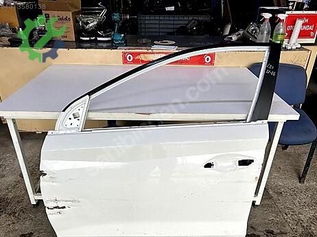 Hyundai i20 Sol Ön Kapı çıkma parça