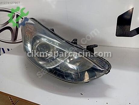 Hyundai i30 Sağ Ön Far çıkma parça