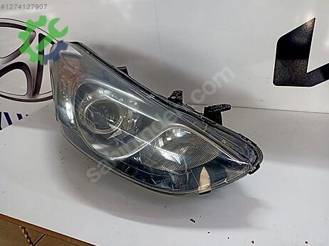 Hyundai i30 Sağ Ön Far çıkma parça