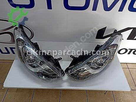Hyundai i30 Sağ Ön Far çıkma parça