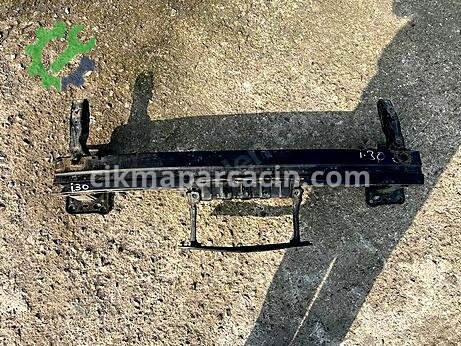 Hyundai i30 Ön Tampon Demiri çıkma parça