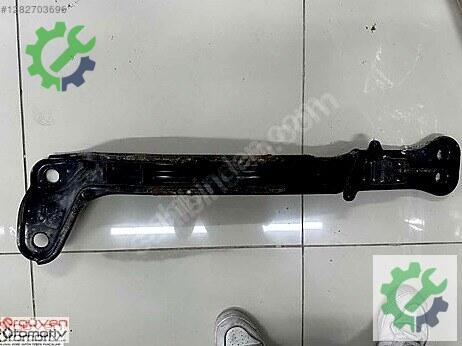 Hyundai Accent Ön Travers çıkma parça