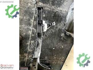 Hyundai İ20 2009-2012 SAĞ ÖN ŞASE Kolu SACI Orjinal 64606-1J000