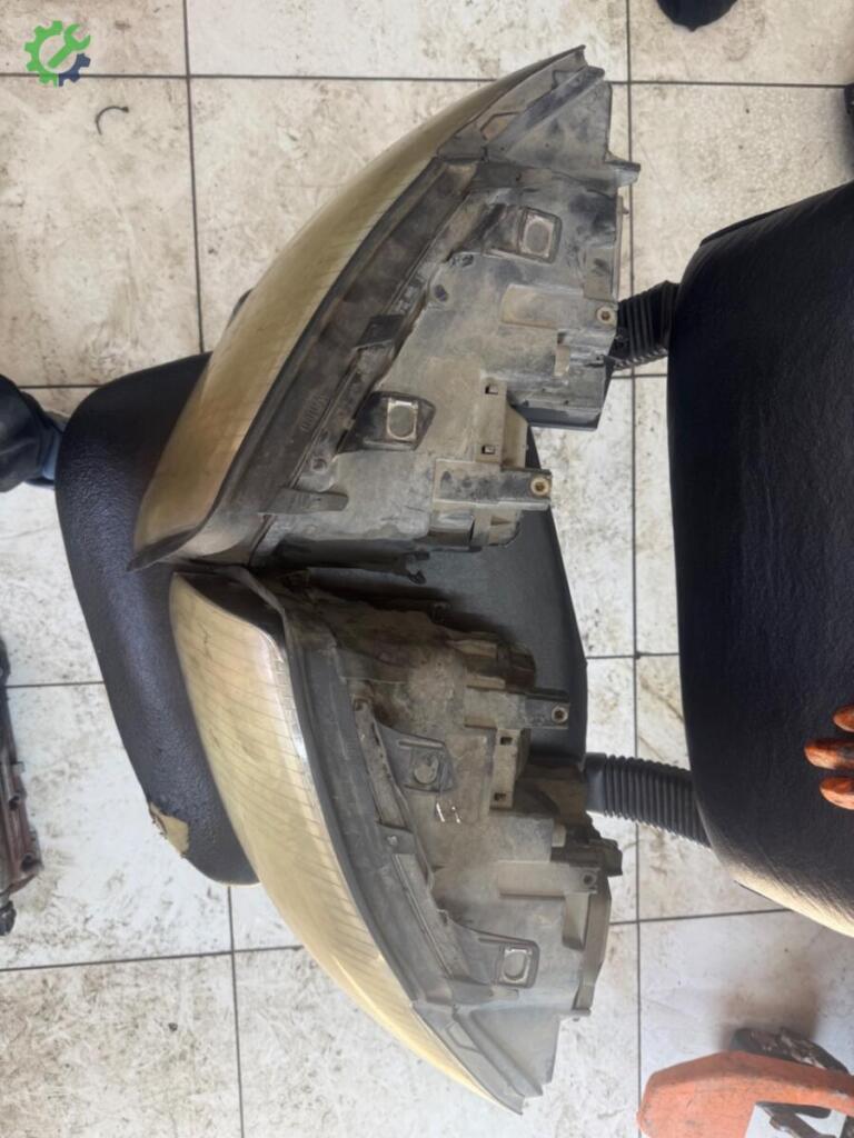 Audi A4 Far çıkma parça