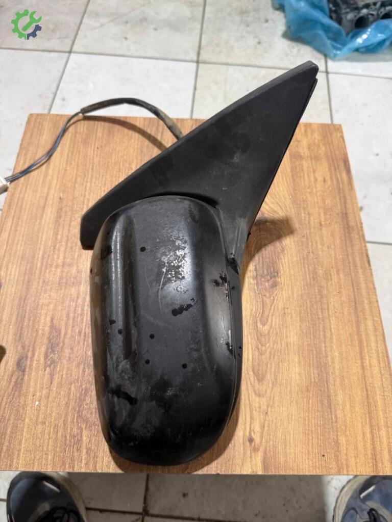 Mazda 323 Ayna çıkma parça