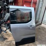 PEUGEOT RİFTER SAĞ ARKA SÜRGÜLÜ KAPI HATASIZ DOLU