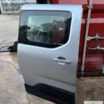 PEUGEOT RİFTER SAĞ ARKA SÜRGÜLÜ KAPI HATASIZ DOLU