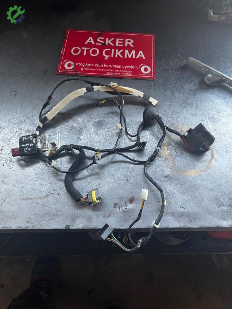 Opel Astra Sağ Ön Kapı çıkma parça