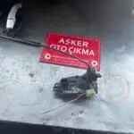 Astra H sağ ön kapı kilidi